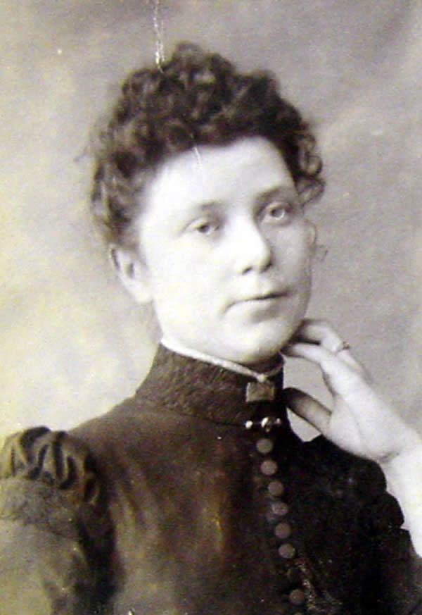 Wallace, Miss M.