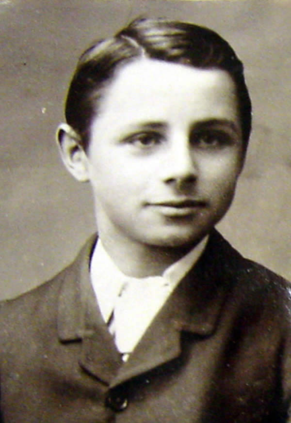 Wallace, G.