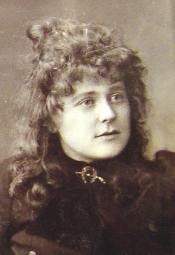 Sidebottom, Ella