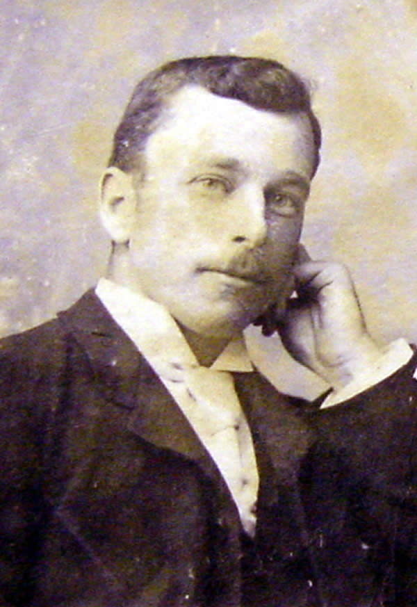 Ritchie, F.