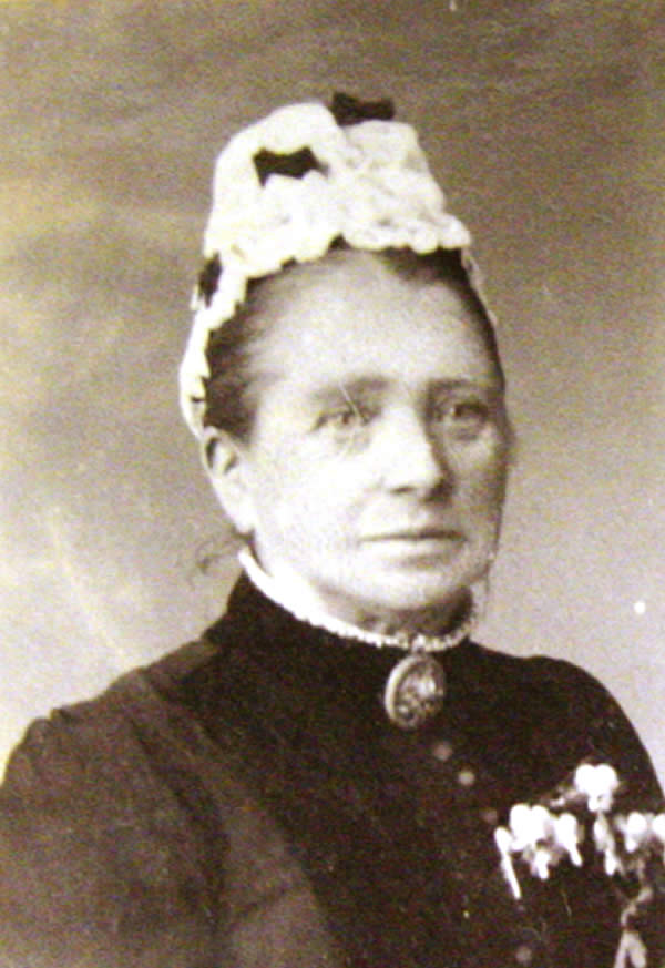 Monds, Mrs