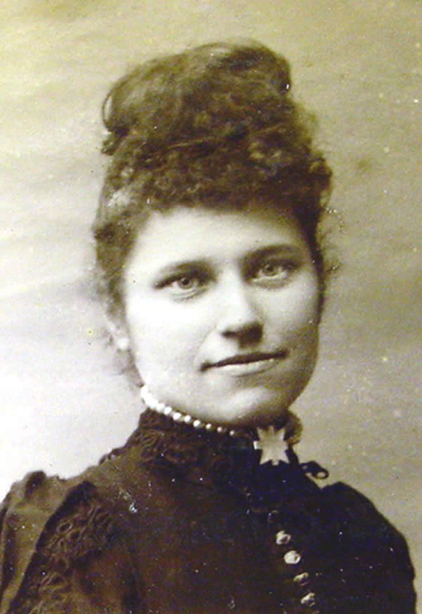 Laton, Miss E.