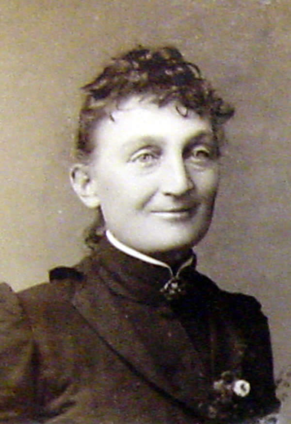 Larado, Mrs.