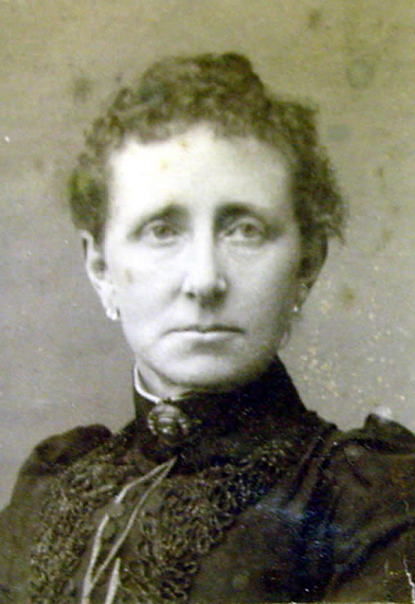 Hunt, Mrs. W.