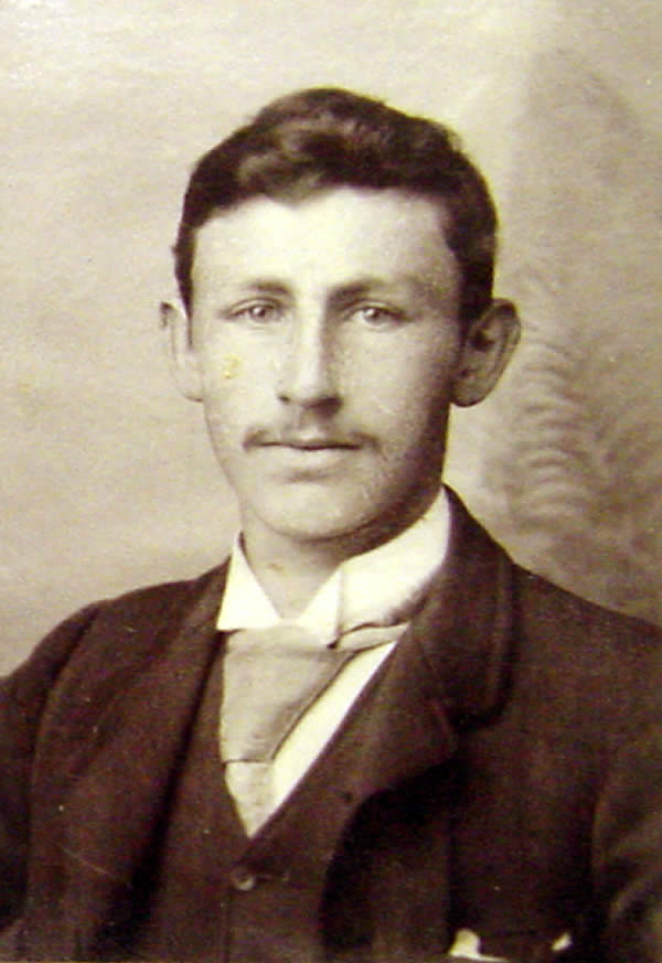 Cox, Oscar