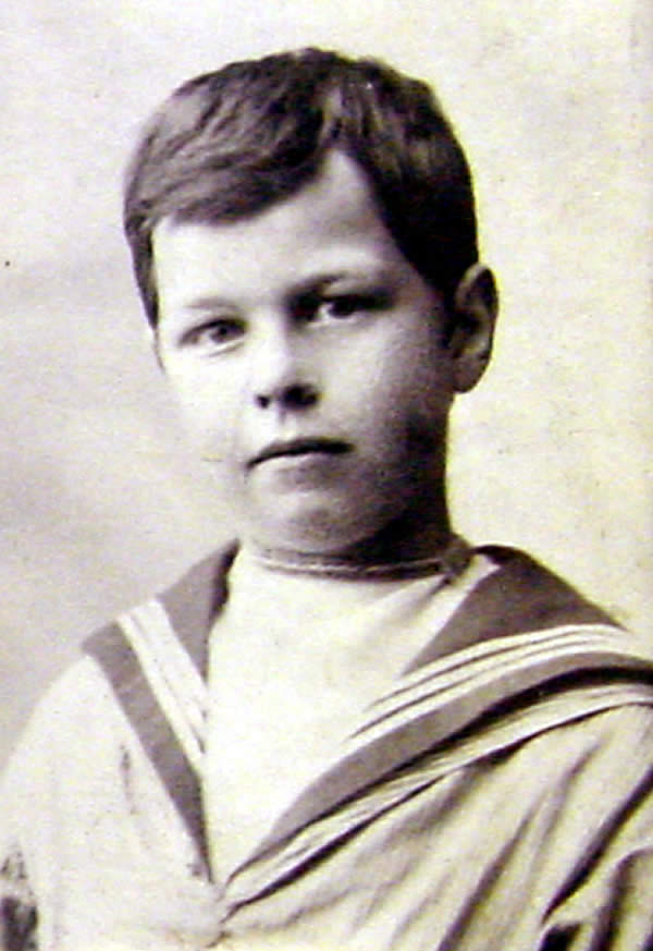 Bruce, L.